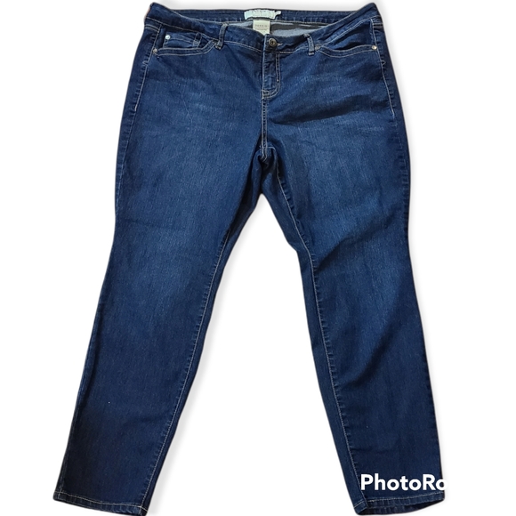 Torrid Dark Wash Jeans - Picture 2 of 6